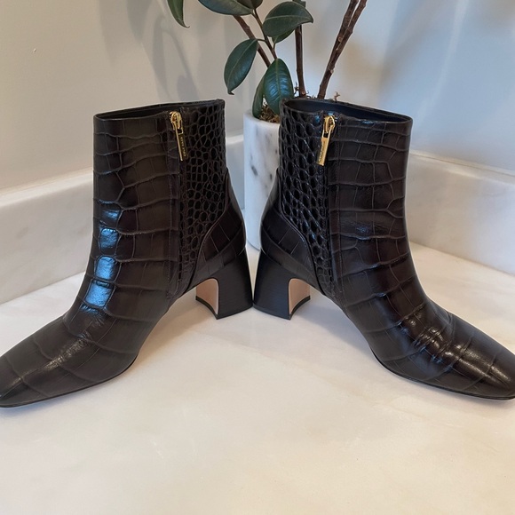 Cole Haan, Gemma Ankle Boots, Sz 8, Dark Brown Croc-Embossed. Worn one time. - Picture 3 of 9